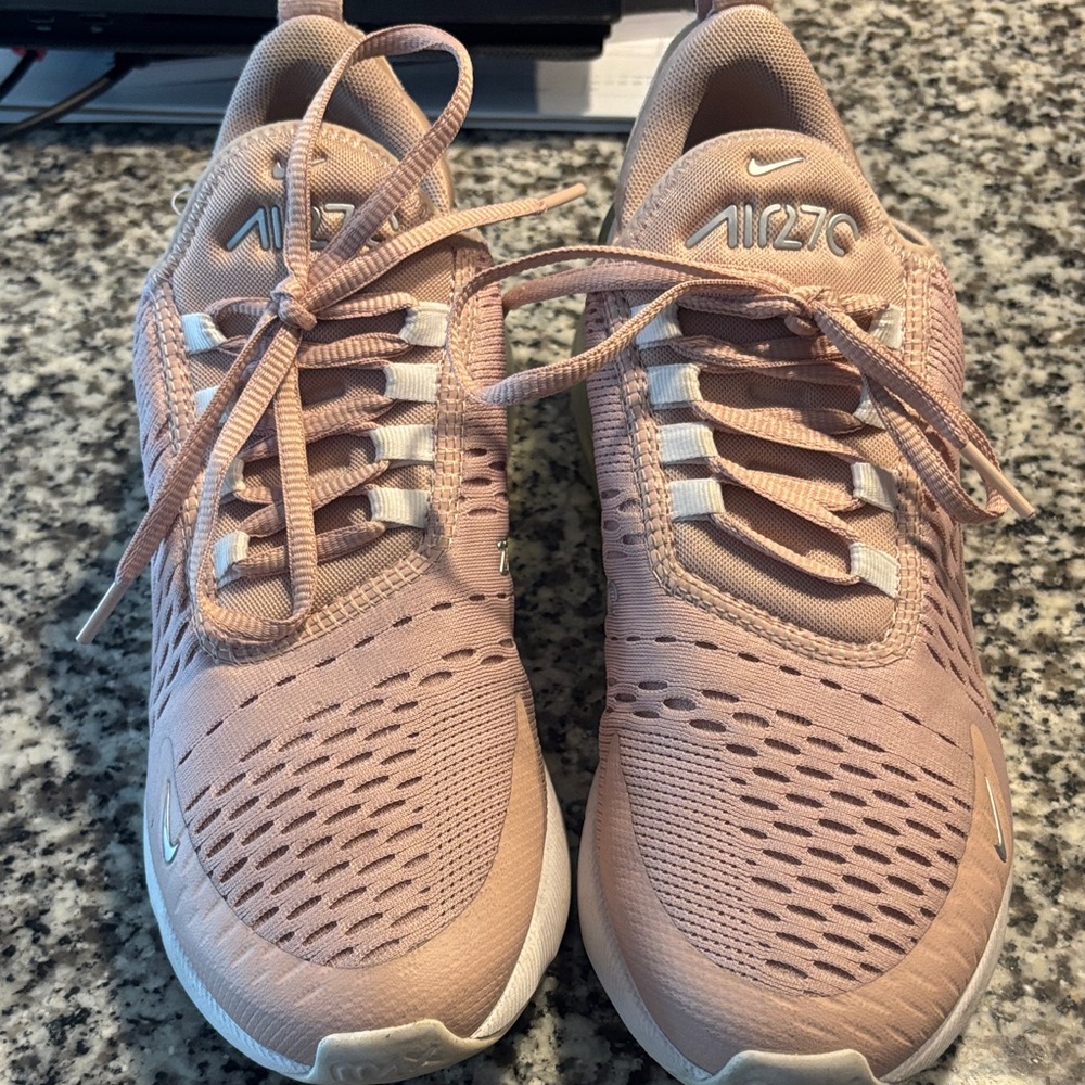 Nike Women's Blush Air Max 27